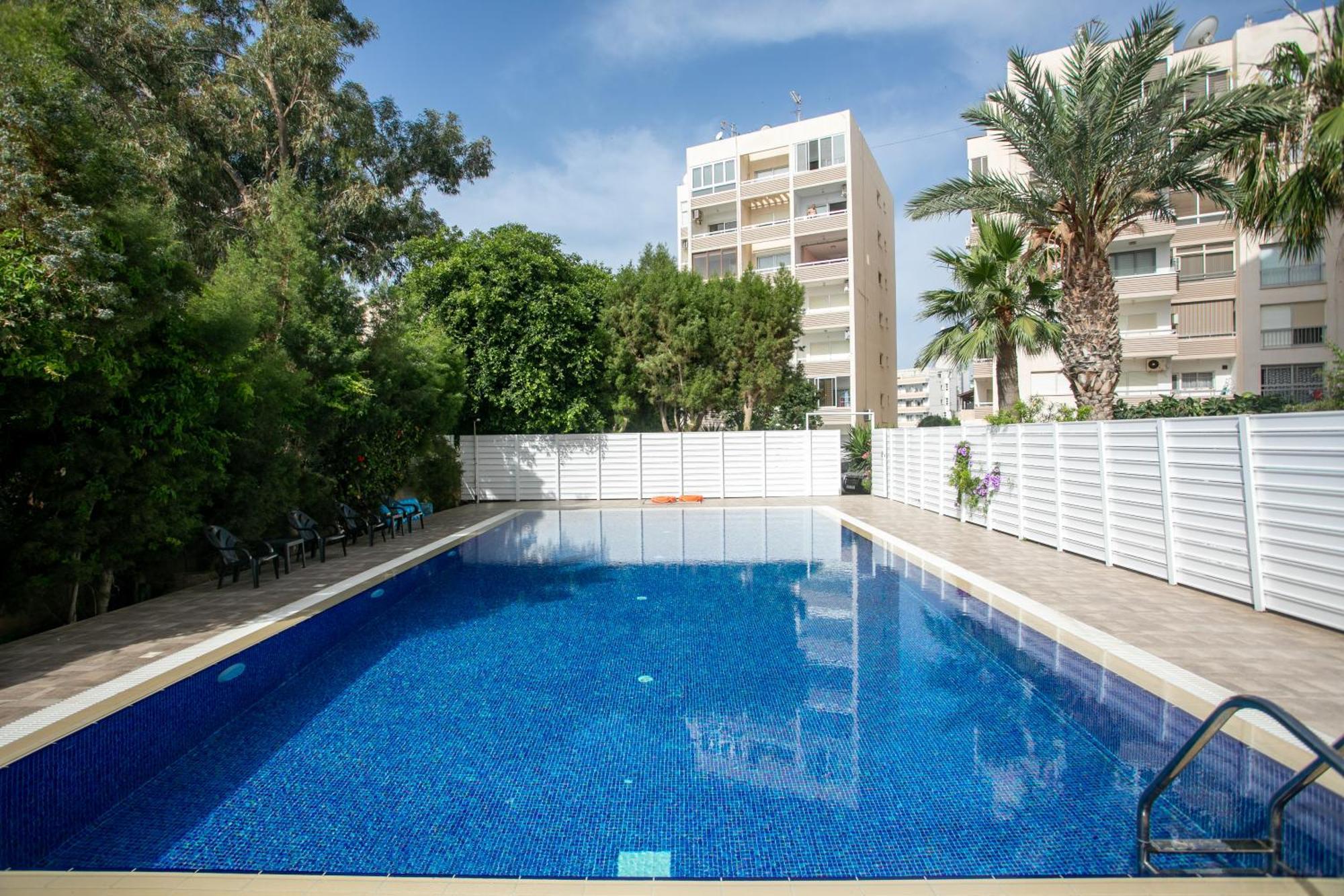 Palmove Luxurious Beachfront Apt Larnaca Exterior foto